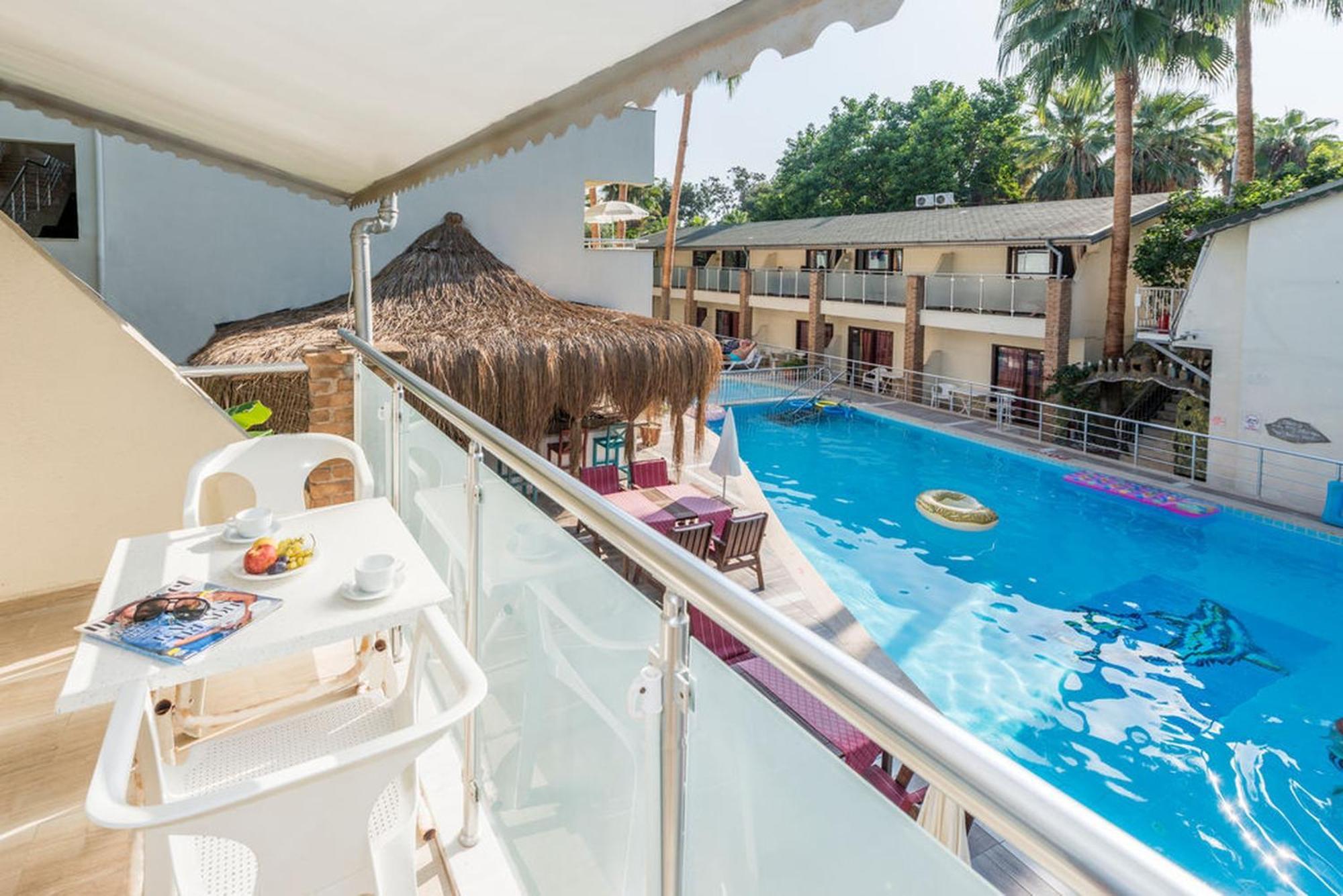 Tropic Beach Club Side Hotel Bagian luar foto
