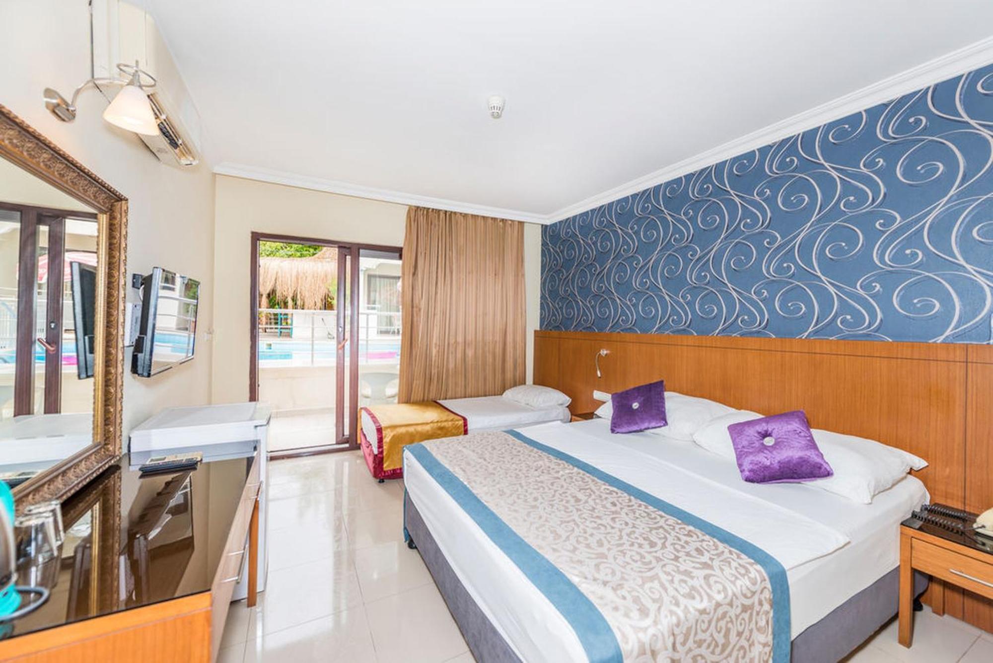 Tropic Beach Club Side Hotel Bagian luar foto
