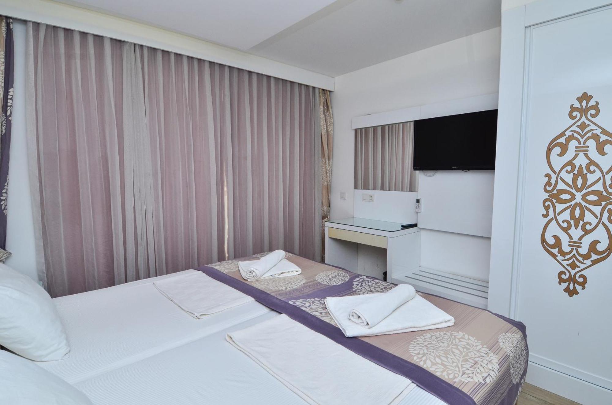 Tropic Beach Club Side Hotel Bagian luar foto
