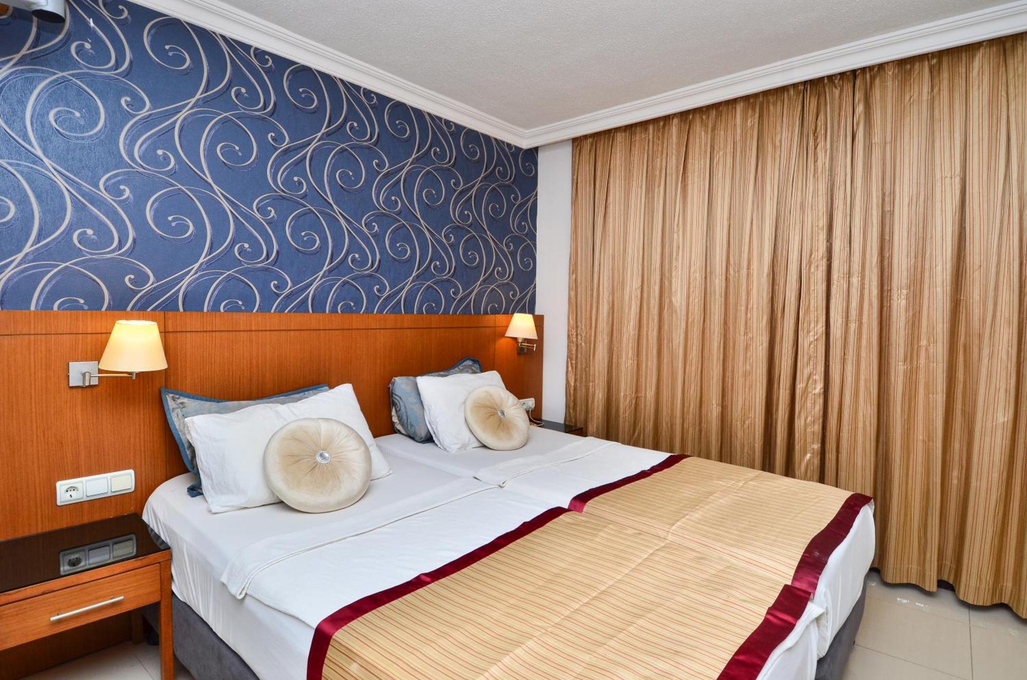 Tropic Beach Club Side Hotel Bagian luar foto