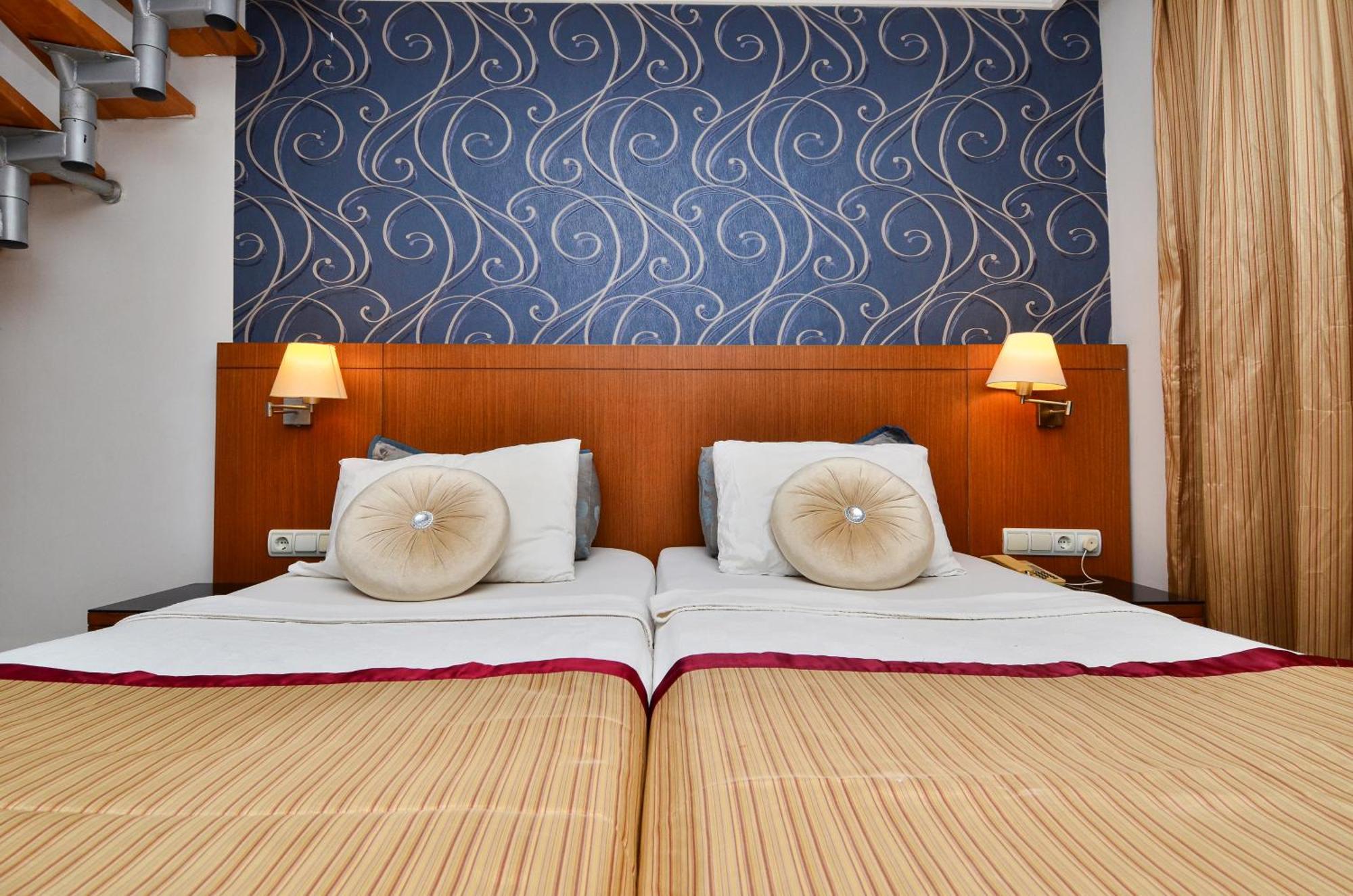 Tropic Beach Club Side Hotel Bagian luar foto