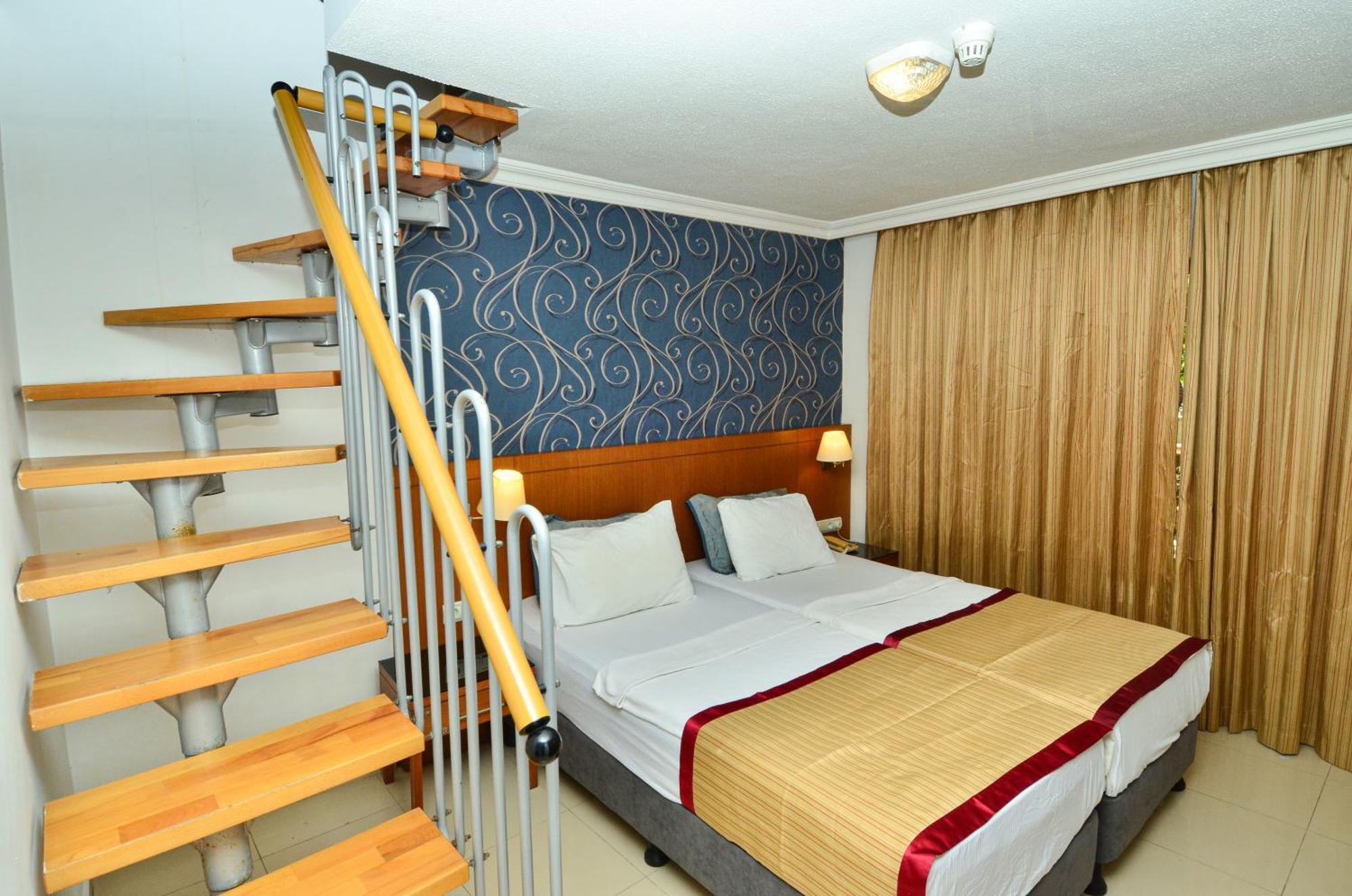 Tropic Beach Club Side Hotel Bagian luar foto