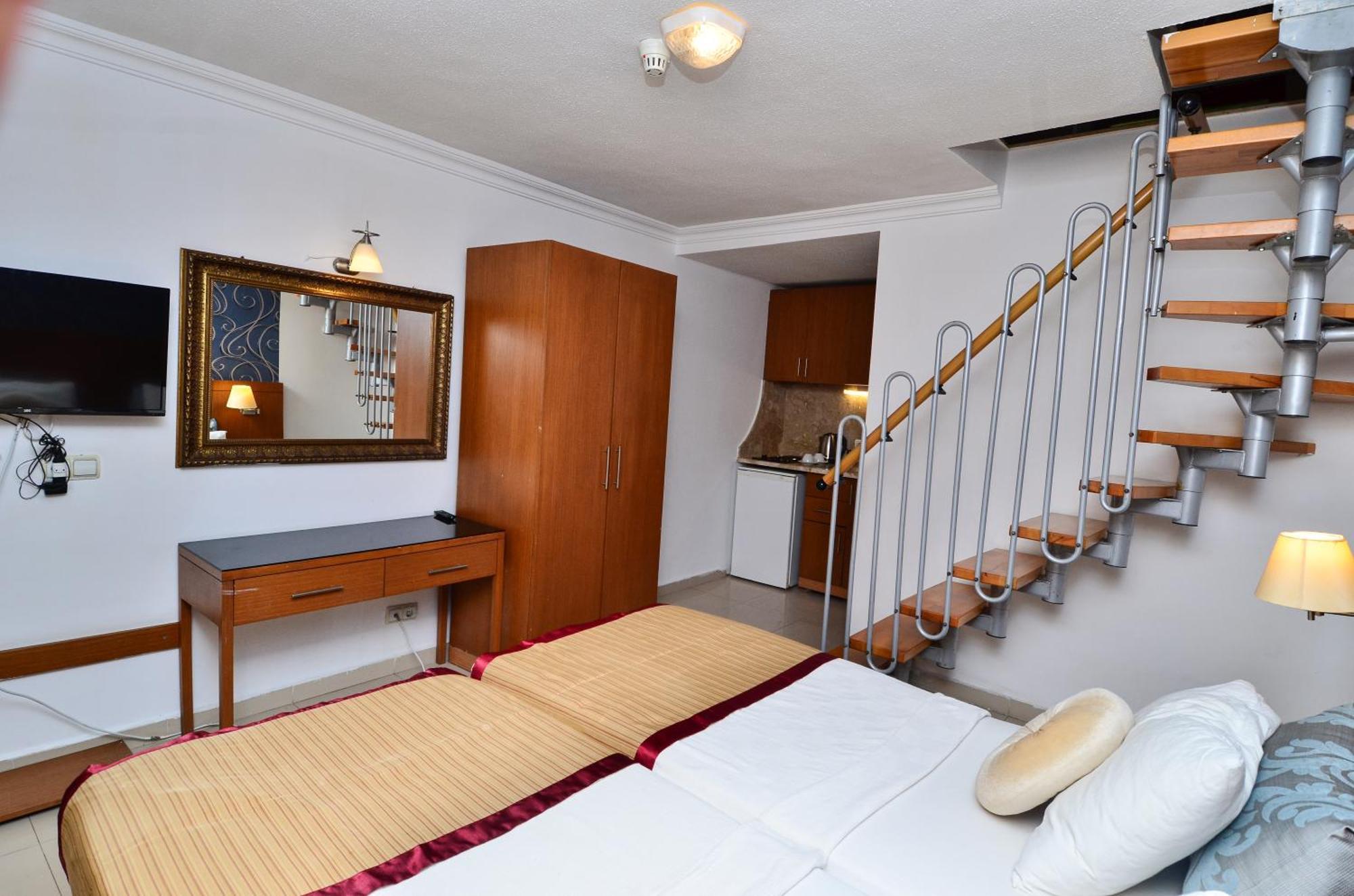 Tropic Beach Club Side Hotel Bagian luar foto