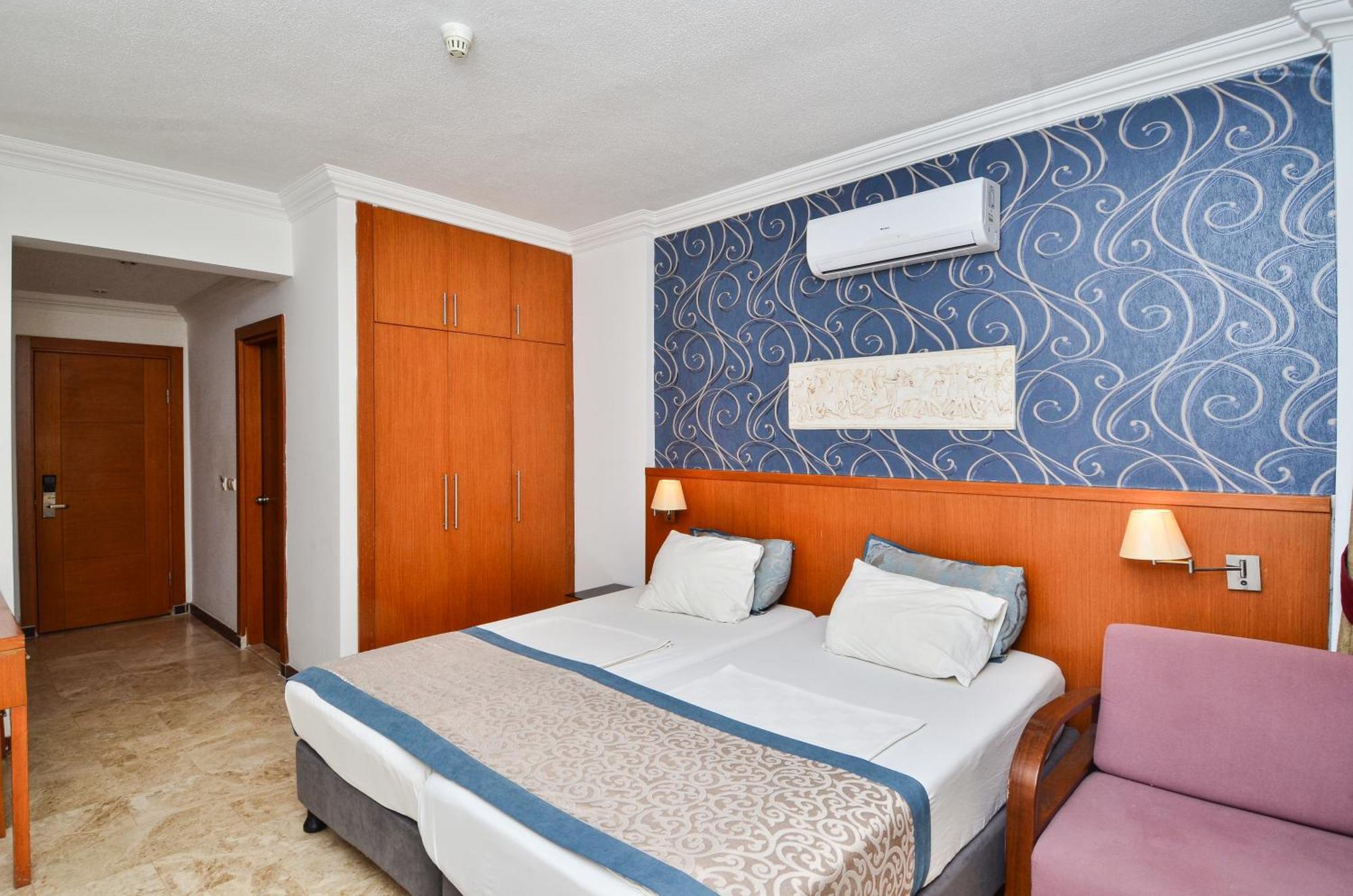 Tropic Beach Club Side Hotel Bagian luar foto