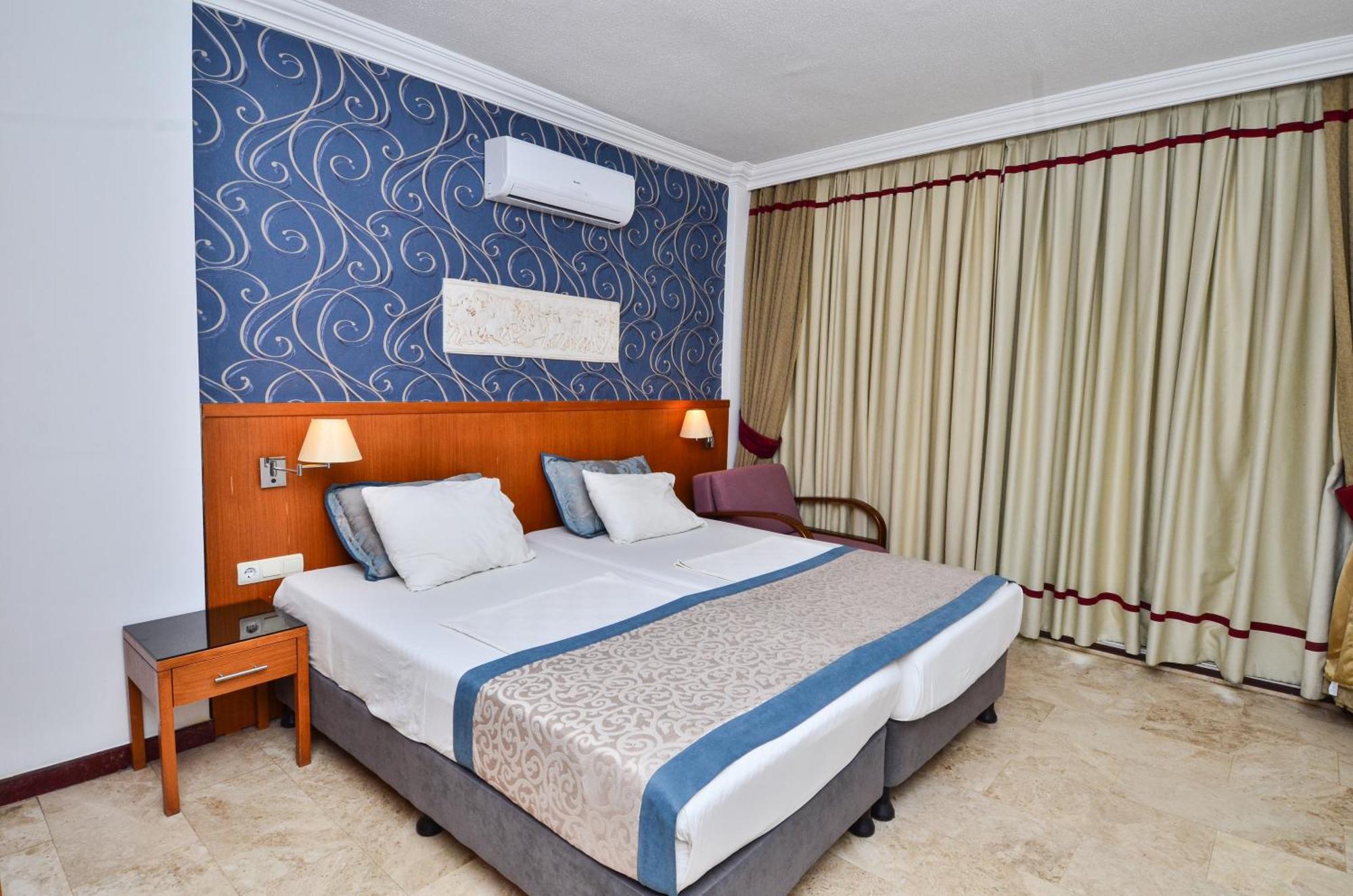 Tropic Beach Club Side Hotel Bagian luar foto